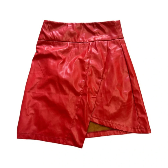 Shein Red Pleather Mini Skirt Size XS Front Slit Side Zipper - Picture 1 of 4